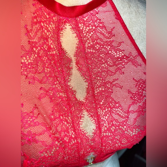 Victoria’s Secret Very Sexy eyelash trim bra - Picture 2 of 7